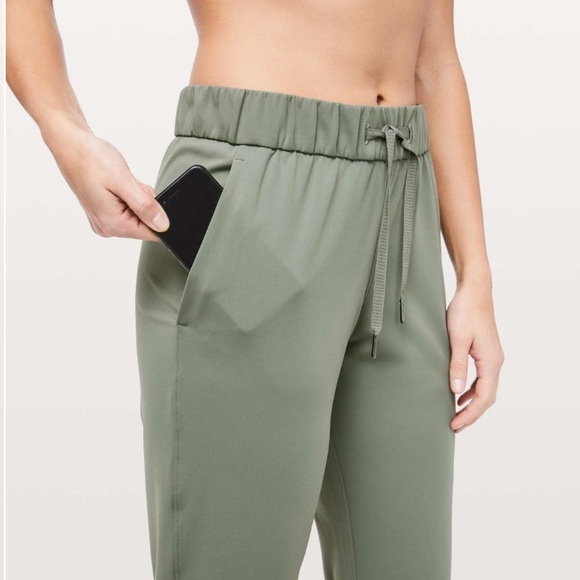 Lululemon - On The Fly Pant *27" - Grey Sage - Size 6 - Good Condition!! - Picture 5 of 11